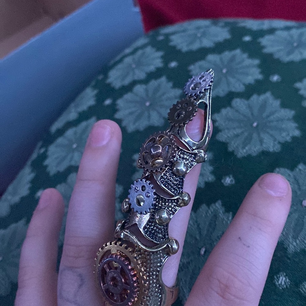 gear finger ring